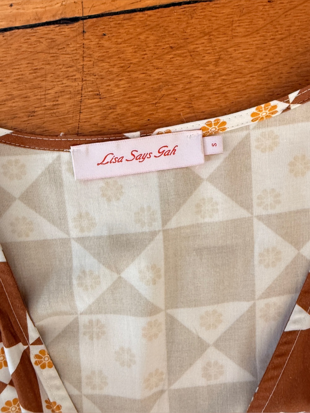 Lisa Says Gah Victoria Wrap Dress: Floral Quilt Toasted Pecan - Picture 7 of 8